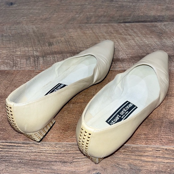 Vintage 80’s Pearlized Stuart Weitzman 1.5” Gold Studded Heels in Ivory - Picture 11 of 16